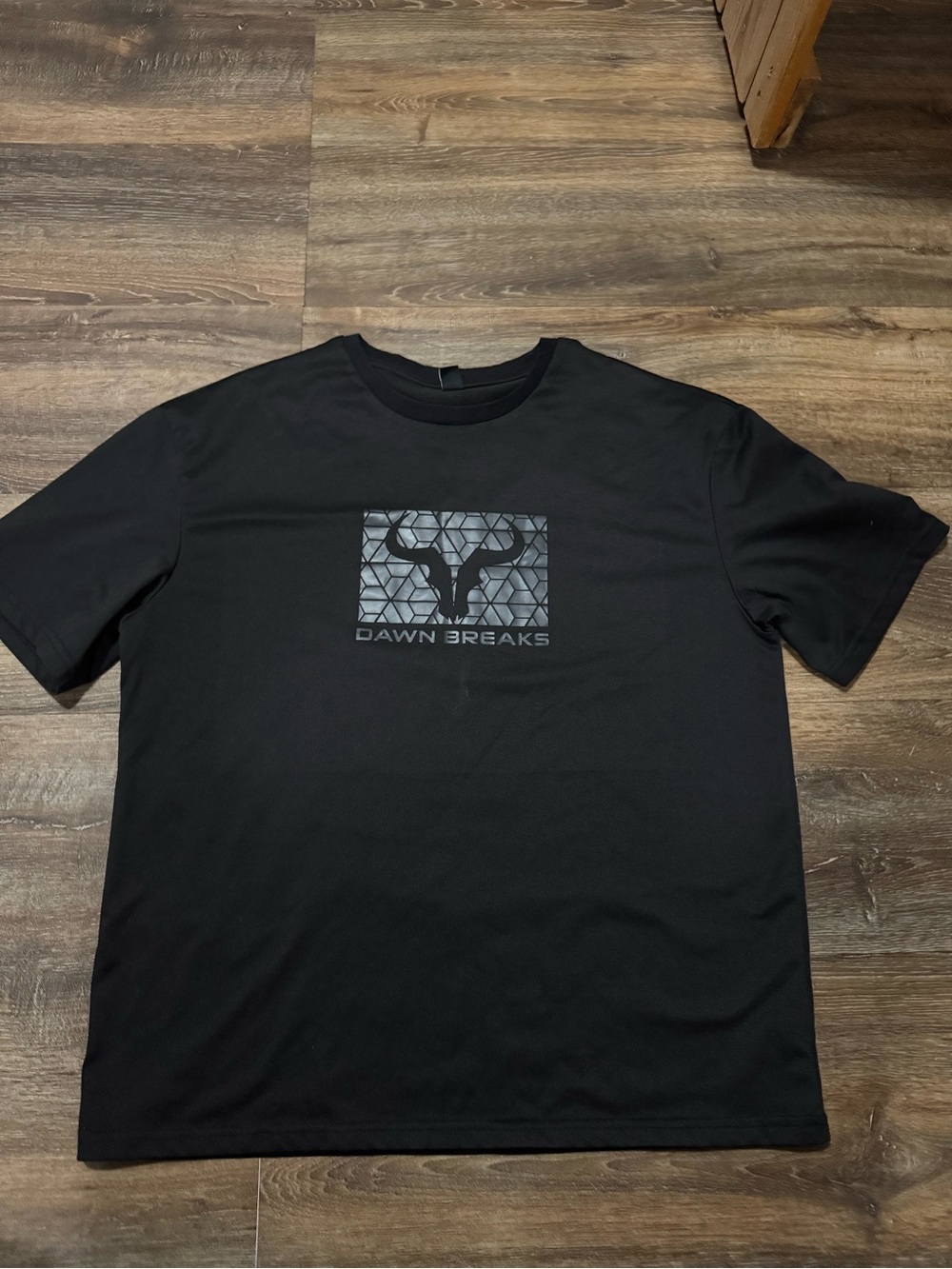 SHEIN Black Short-Sleeve Tee with Geometric Chest Graphic